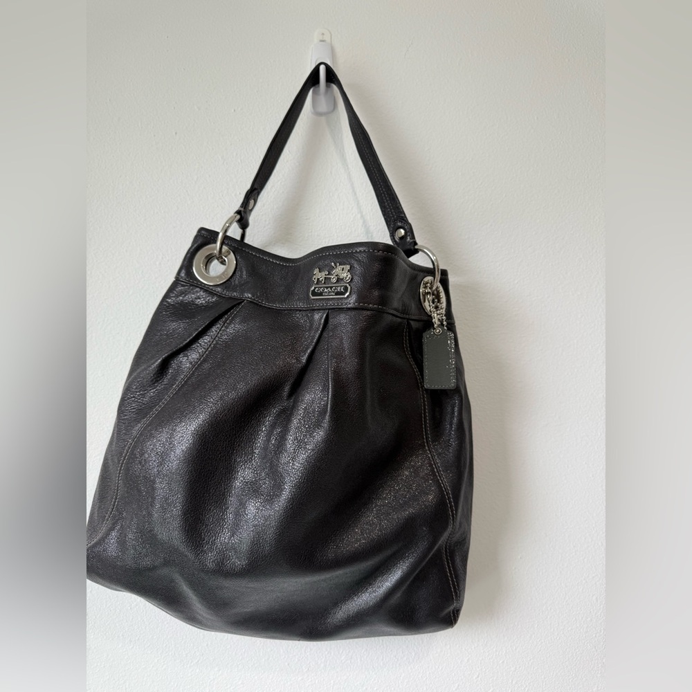 Coach vintage Elegant Black Leather Tote Bag